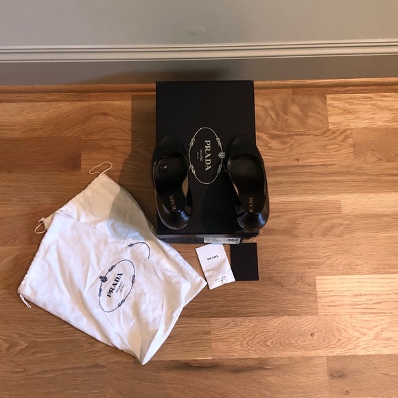 Vintage Prada Patent Leather Peep Toe heel Very Good Condition - Picture 7 of 12